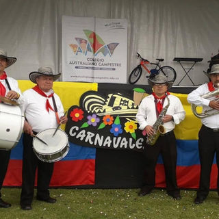 papayeras en Bogotá interpreta los diferentes ritmos del folclor colombiano