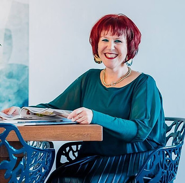 Anouk Interieurontwerp aan tafel