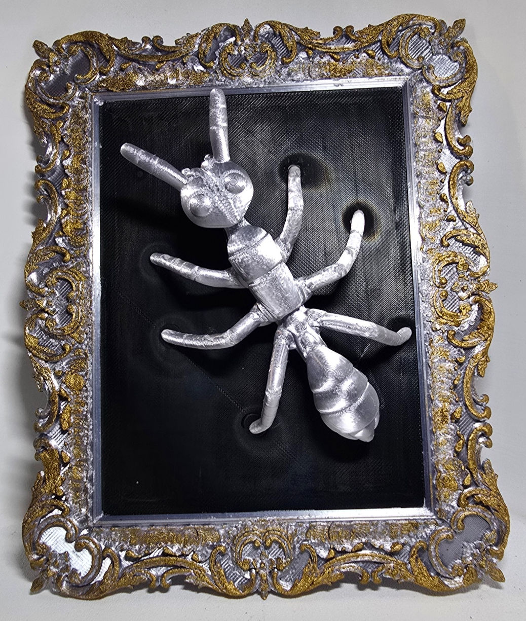 Ant wall hanger