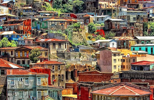 beach-town-color-valparaiso-chile.jpg