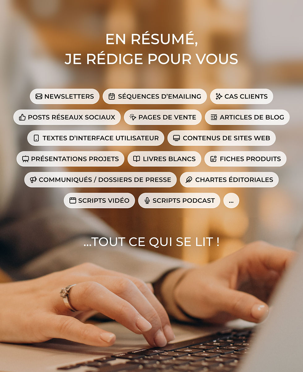 Mains de femme faisant de la rédaction web sur un ordinateur