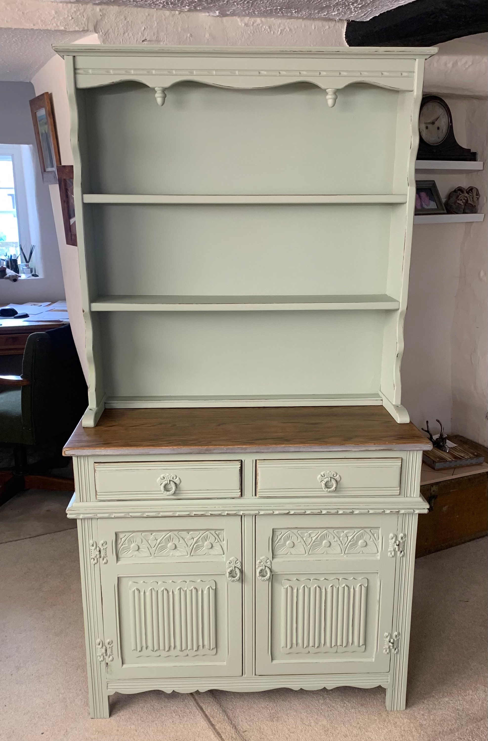 Vintage dresser