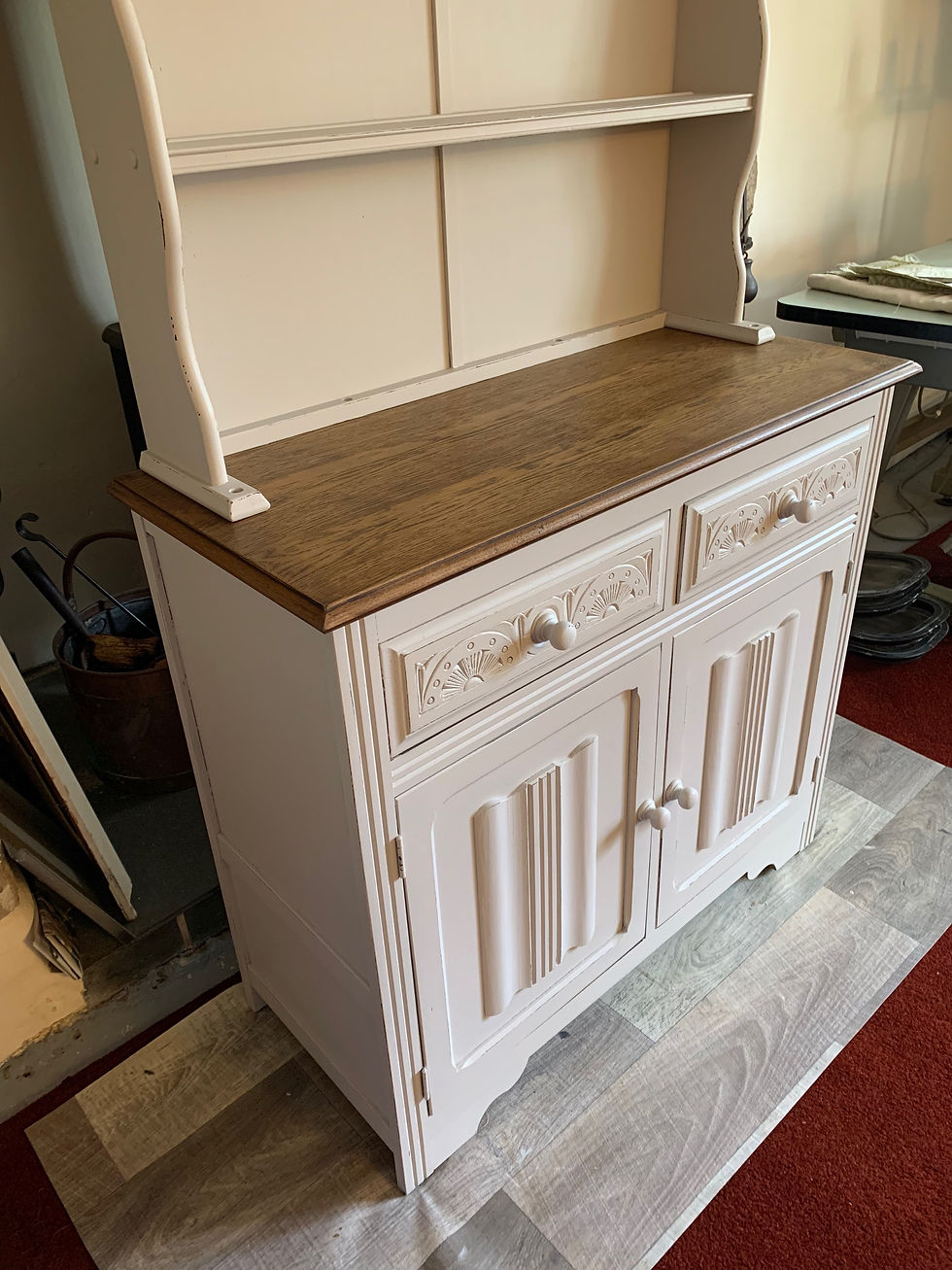 Thumbnail: Dresser