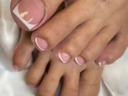 Regular Manicure & pedicure