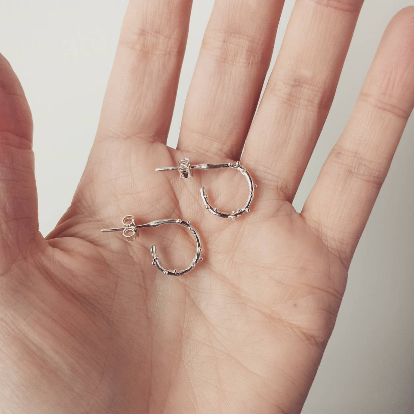 gioielli artigianali, orecchini, argento, bronzo, oro, fiori, chic, bucolico, gocce, minimal