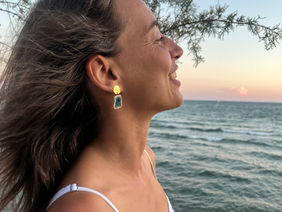 Finding Authenticity: Simplicity, Inner Peace, and Connection in a Distracted World.