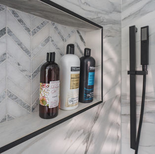 Shampoo shelf with vertical tile and bath products