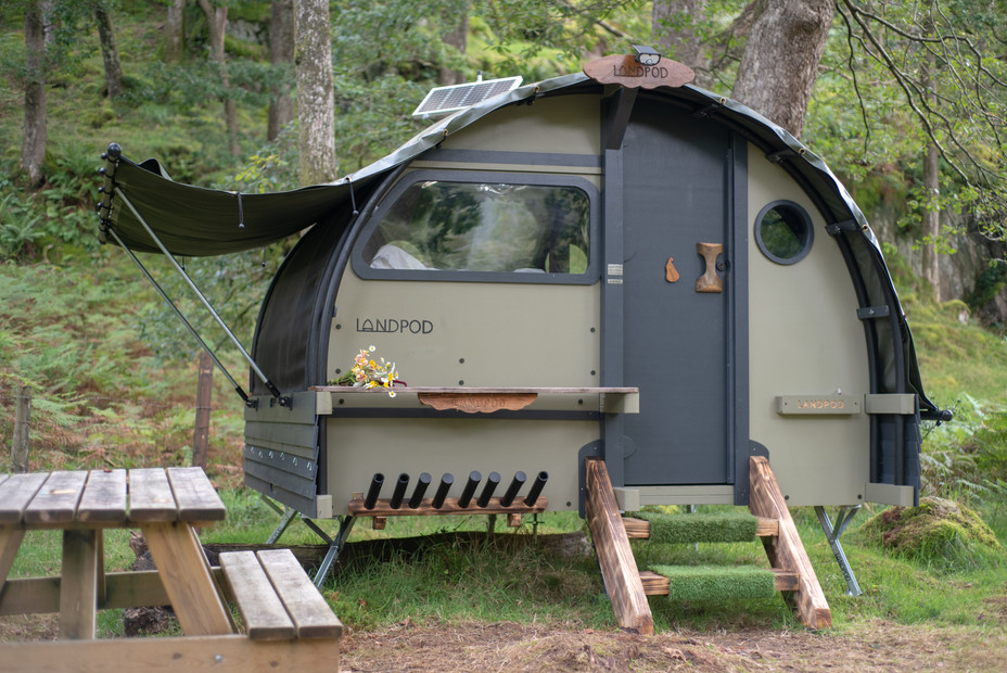 LANDPOD THE WOODLAND LODGE GLAMPING POD