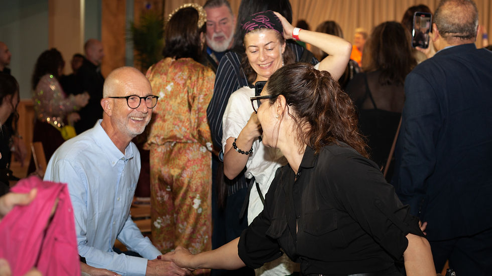 Guests_RUTHVIRGOPHOTO_26_edited.jpg