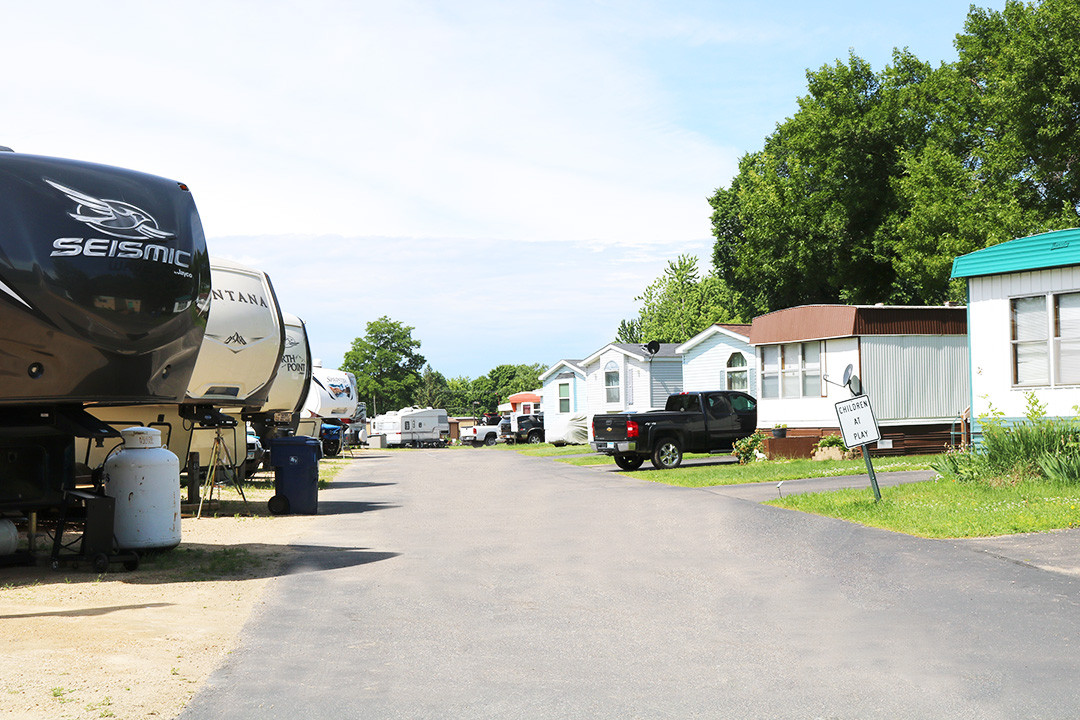 Fullscreen Page Summit Properties