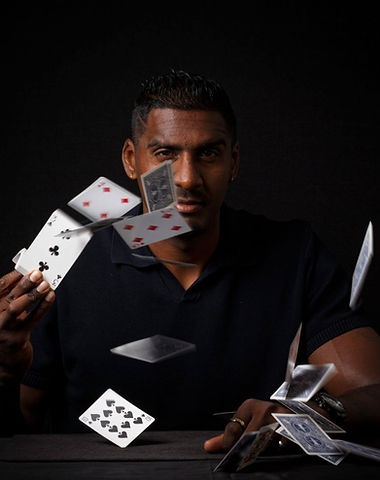 Vadrame Clair, magicien, mentaliste et hypnotiseur pour anniversaire adulte en Provence
