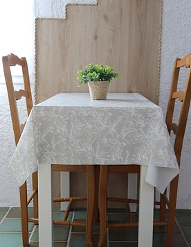 IMG_1220 table cuisine 1.JPG