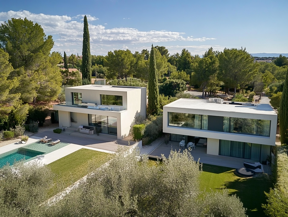 Diviser un terrain pour construire nécessite plusieurs étapes et l'intervention de divers professionnels, dont un architecte, pour assurer la conformité du projet avec les réglementations locales.