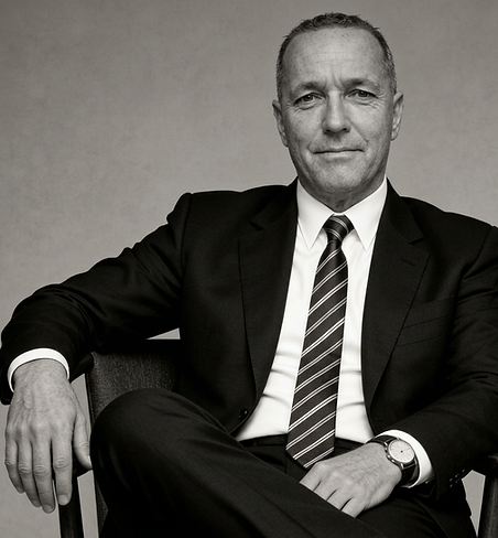 Firefly_GeminiFlash_bitte dieses bild ein bisschen freundlicher (kein grinsen), nicht so e