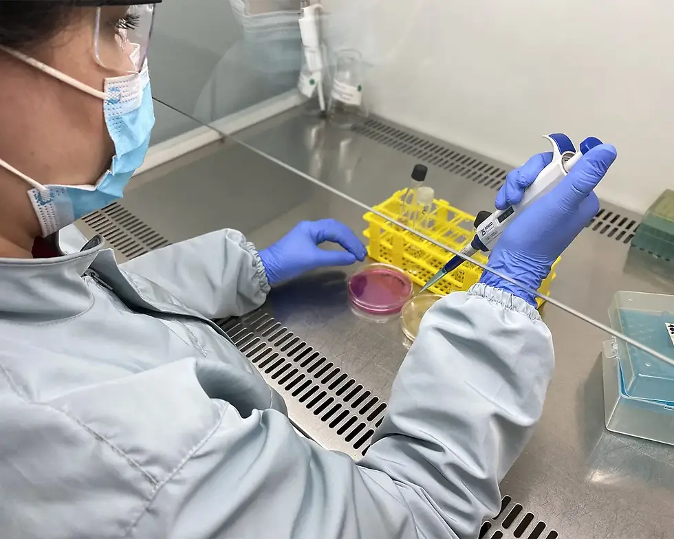 foto de capacitacion en interpretacion de resultados microbiologicos