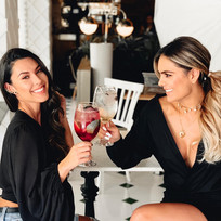 compartir con amigas en malanga del trópico
