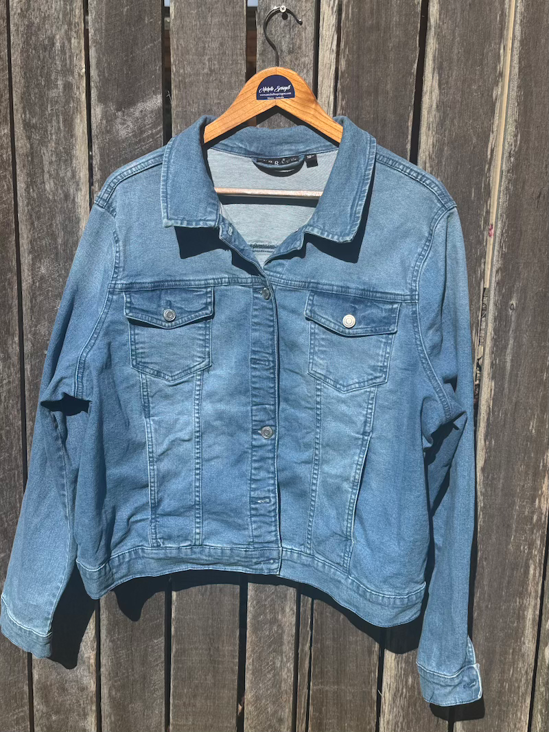 Thumbnail: Cockatiel Parrot Denim Jacket - Serra Plus 18
