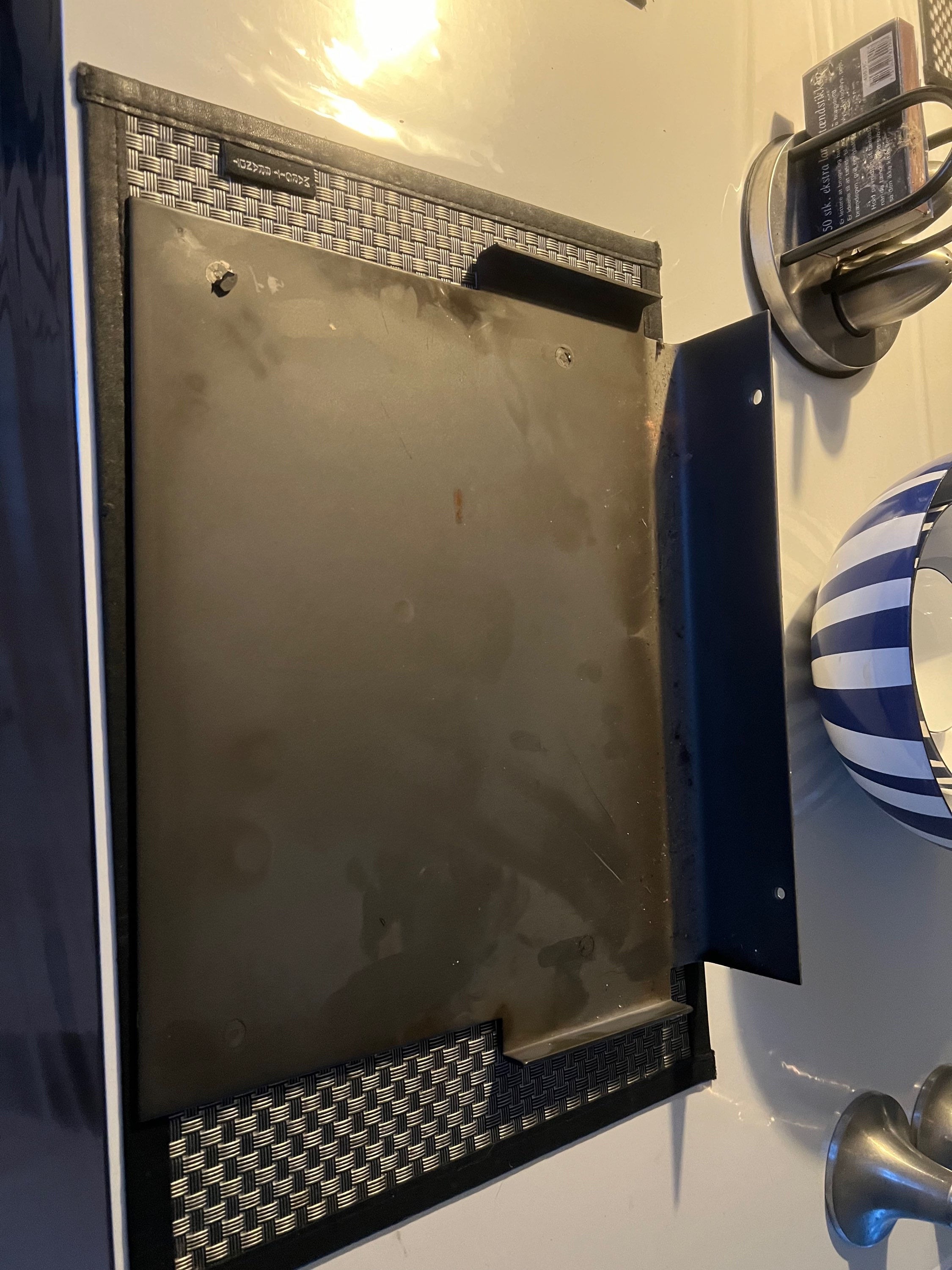 Væghylde til Beogram 4500.