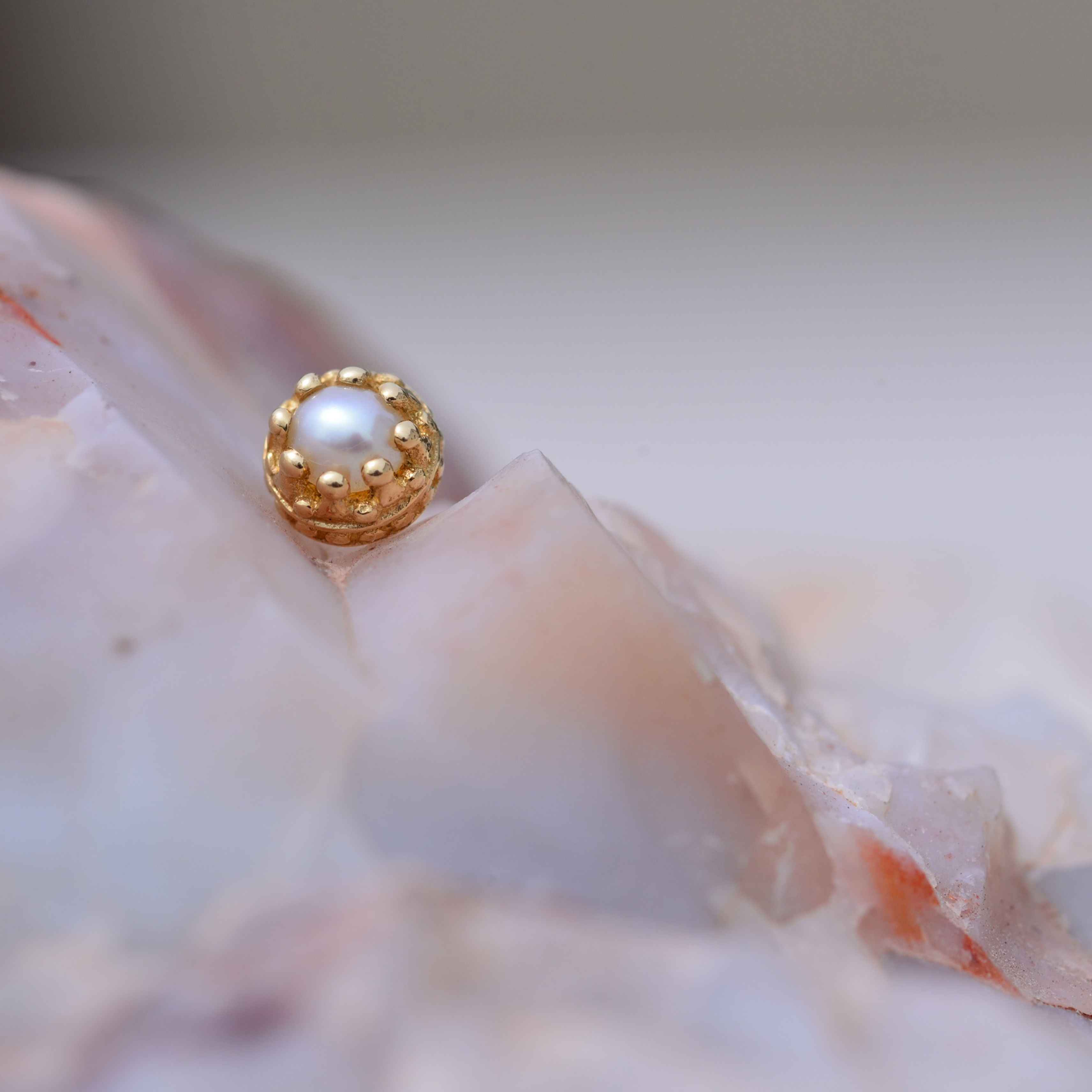 Yellow Gold Crown Prong Half Pearl Threadless end 6mm BVLA