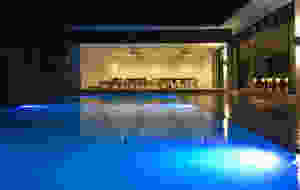 游泳池