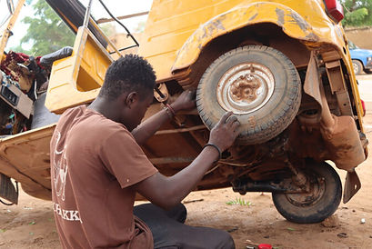 Across many countries, informality is the dominant reality of work, where most young people learn and earn through traditional apprenticeships and on the job learning. These systems are effective and socially rooted, yet they often lack structure, certification and pathways to better income and mobility. As a result, workers remain stuck in a cycle of low skills, low productivity and low income, reinforcing vulnerability across generations.
The new DC dVET products show how dual VET-inspired approaches build on what already works in informal systems while introducing recognition, structure, learning quality, and inclusiveness – without imposing full formalisation.