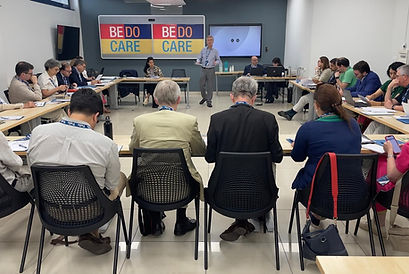 A Roma, presso il campus dell'ELIS, DESK Hospitality ha partecipato a uno scambio di esperienze tra 20 organizzazioni europee membri di BeDoCare Hub, una rete internazionale di ONG che promuovono progetti a impatto sociale. L'obiettivo era definire una strategia operativa per lo sviluppo sostenibile di centri e programmi di formazione professionale.

Tra i vari temi discussi, è emersa la necessità di un rapporto diretto tra centri di formazione e aziende per creare percorsi formativi adeguati alle reali esigenze del mondo del lavoro. In questo, il consorzio di aziende ELIS è un ottimo esempio di come motivare le aziende a partecipare alla formazione dei giovani.