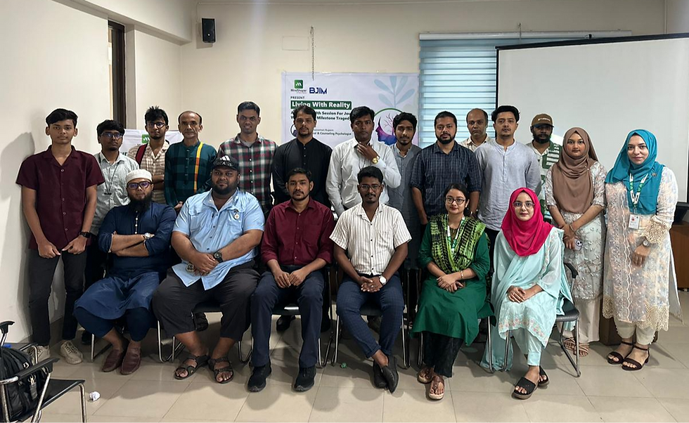 Attendees pose for a post-certificate photograph