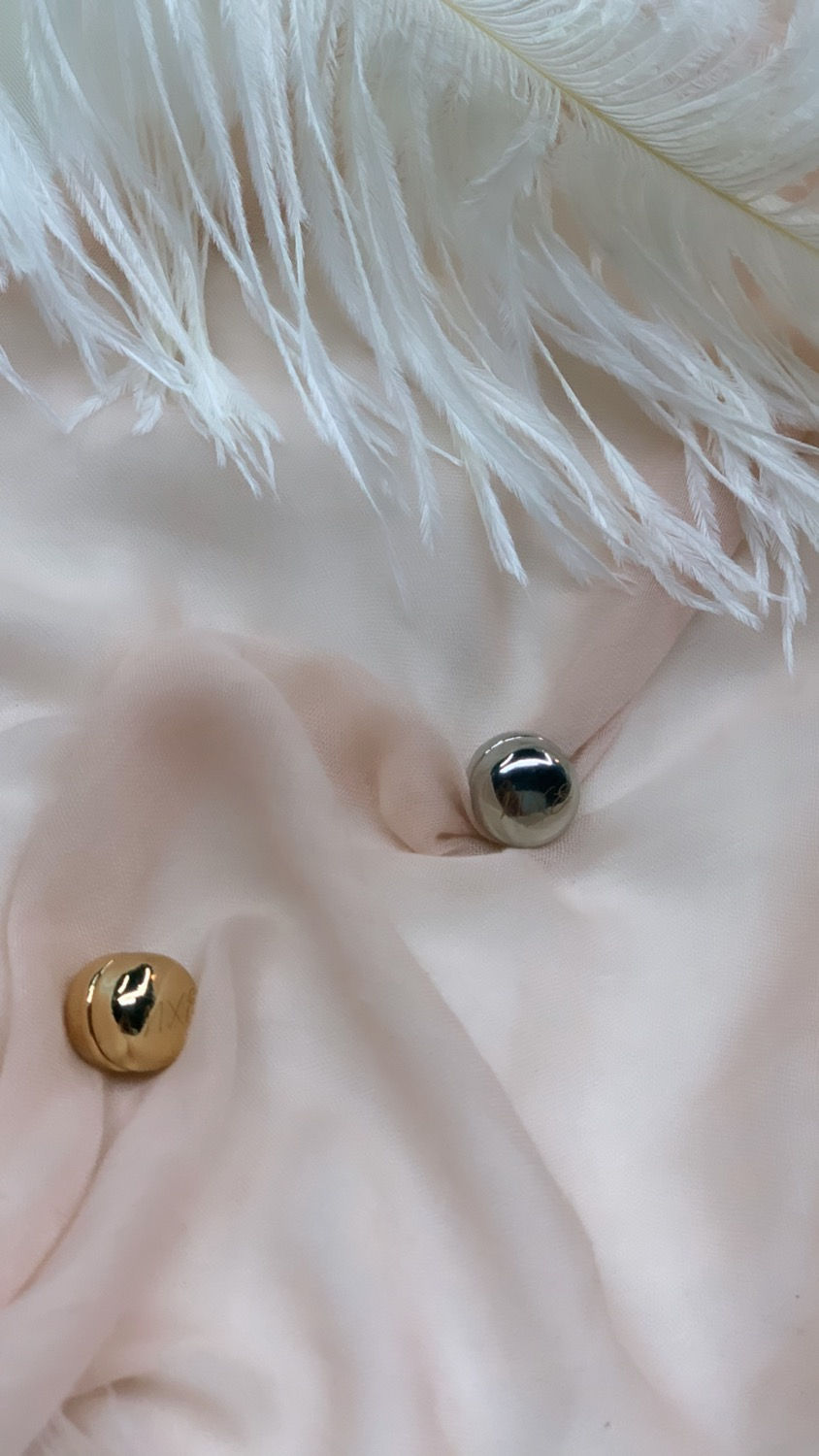 Thumbnail: Snag-free Magnets