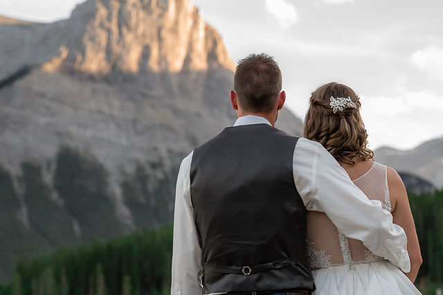 Bride and Groom mountain lake photo