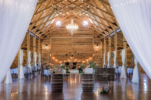 willow lane barn, wedding decor