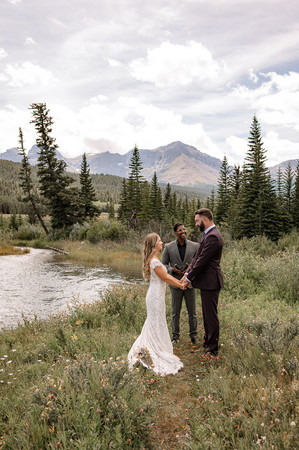 elopement ceremony in the crowsnest pass