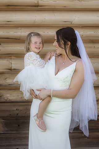 Bride and flower girl 