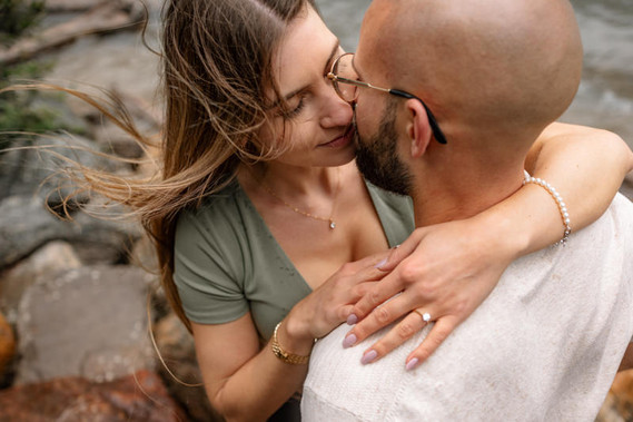 engagement photoshoot at Moraine Lake