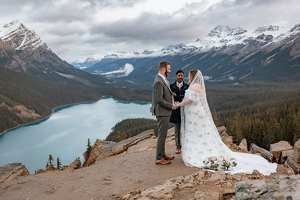 Peyto-Lake-Elopement-FlyFree-045.jpg