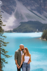 summer outfit ideas for moraine lake