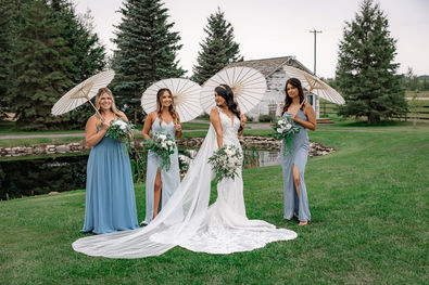 bridal party photos and pine and pond