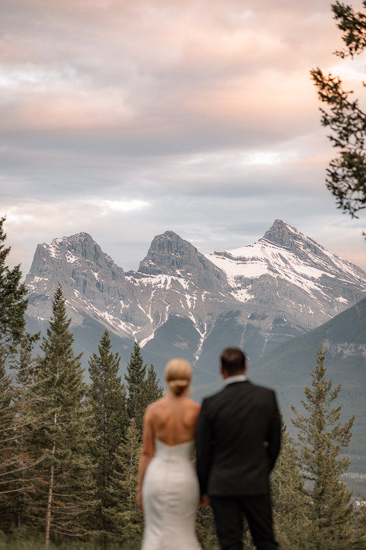 An American Getting Married in Canada: Your Complete Guide to Eloping in Alberta