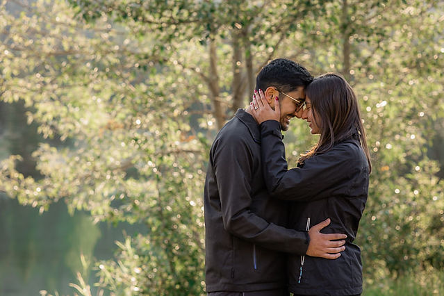 outdoor engagement photos 