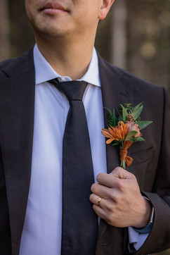 Groom boutonniere close up