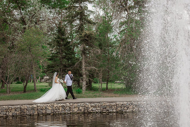 bride and groom photos, Saskatchewan, waterfall, garden walk
