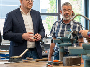 Minister Jérôme Franssen besucht das Berufskolleg Kleve, das größte Berufskolleg in NRW – im Fokus: grenzüberschreitende Zusammenarbeit zwischen der Dualen Ausbildung Ostbelgien und Nordrhein-Westfalen.