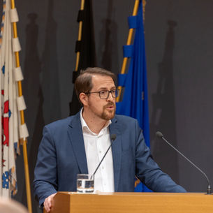 Abgeordnete des Parlaments der Deutschsprachigen Gemeinschaft richten regelmäßig schriftliche Fragen an die Mitglieder der Regierung.    In der folgenden schriftlichen Anfrage geht es um die WifO- Entwicklung von “Wissenschaft für Ostbelgien“. Jérôme Franssen, Minister für Bildung, Ausbildung und Beschäftigung in der Deutschsprachigen Gemeinschaft Belgiens, hat diese Frage beantwortet.