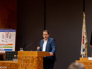 Mündliche Frage zum Thema AHS-Studiengang „Soziale Arbeit“ – Antwort von Minister für Unterricht, Ausbildung und Beschäftigung Jérôme Franssen