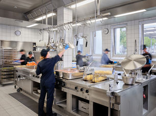 Die Zentralküche der Deutschsprachigen Gemeinschaft hat im laufenden Jahr erstmals mehr als 200.000 Mahlzeiten zubereitet und ausgeliefert