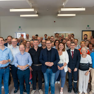 Jérôme Franssen ist auf dem Parteitag der CSP Ostbelgien am 30. Mai mit 98 Prozent der abgegebenen Stimmen als Parteipräsident bestätigt worden. Der Parteitag fand im Kolpinghaus in Eupen statt. Das Ergebnis bekräftigt das Vertrauen der Parteimitglieder.