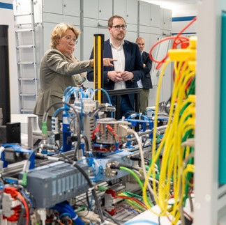 Minister Jérôme Franssen beim Besuch des Berufskollegs Kleve 9