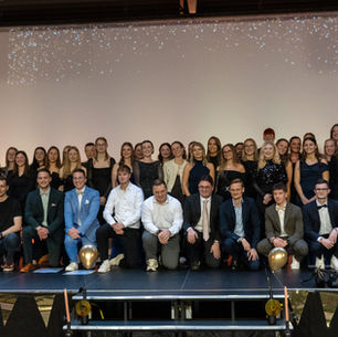 Am 2. Dezember fand in Eupen die Diplomverleihung der AHS und des ZAWM statt. Die Veranstaltung stand unter dem Motto „Grammy Awards“.