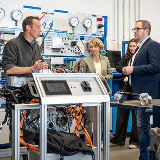 Minister Jérôme Franssen beim Besuch des Berufskollegs Kleve 14