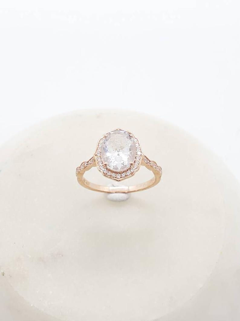 Thumbnail: Studiodragonfly19 Memorial Ash Gold Oval Diamond/Memorial Ash JewelryPet Memoria