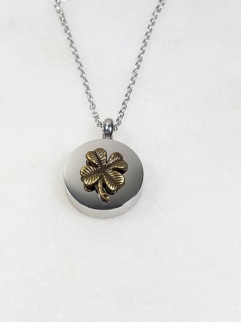 Thumbnail: Memorial Ash Stainless Steel Cremation Round Clover Urn Necklace/Cremation Penda